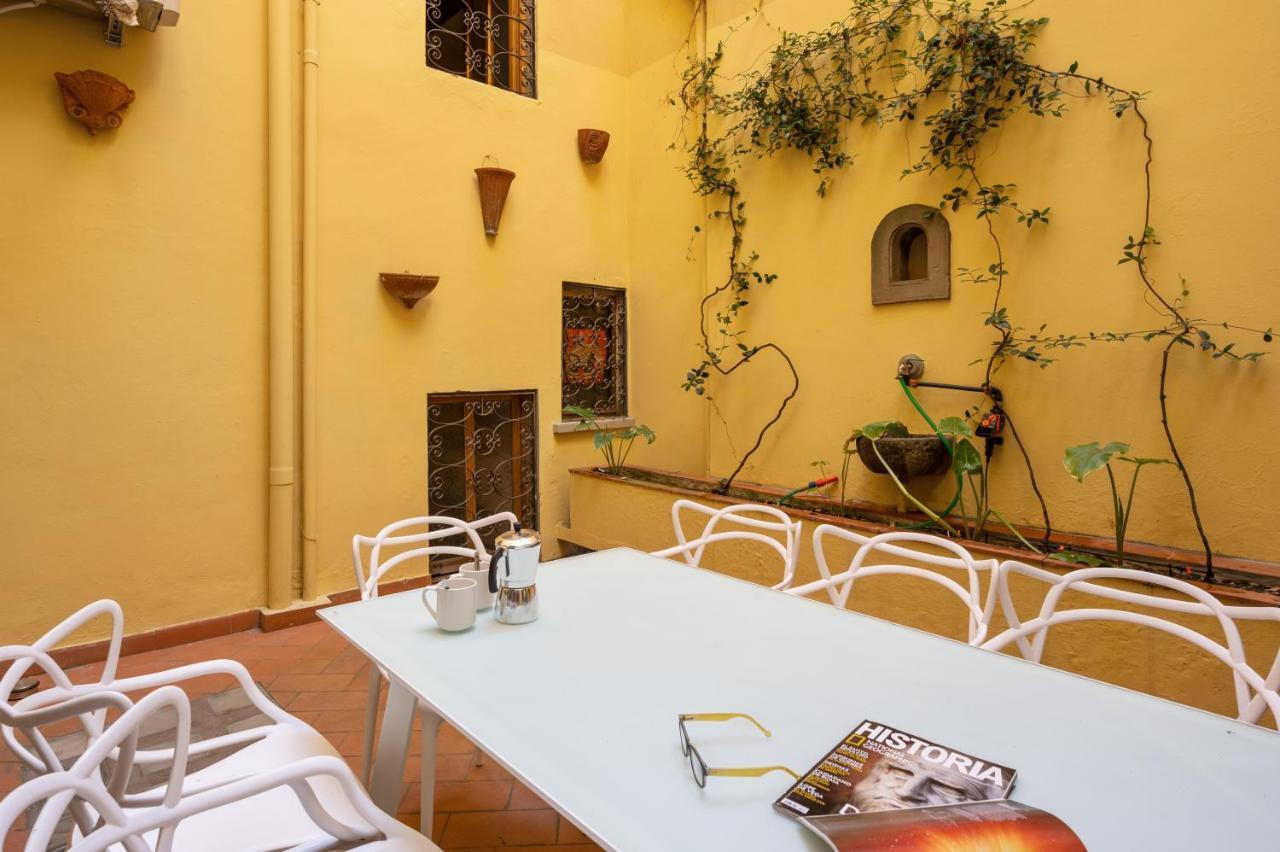 Palazzo Pitti Apartment With Terrace Florence Ngoại thất bức ảnh